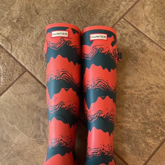 + nwot + HUNTER Striped Tall Rain Boots - Picture 2 of 4